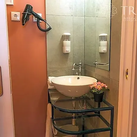 Clerigos Rose